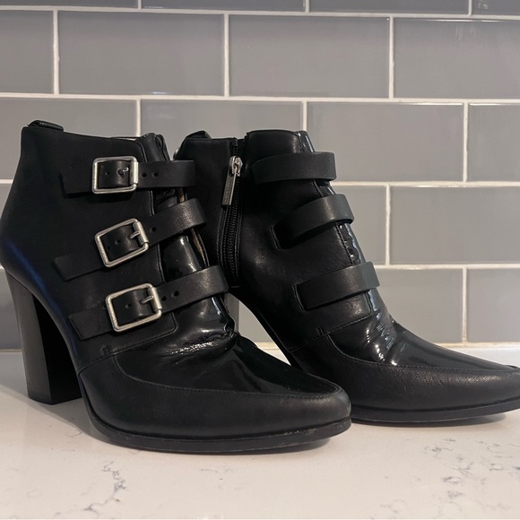 Jimmy Choo Black Leather Hutch Triple Buckle Ankle Boot size 38 IT/EU - Picture 5 of 8
